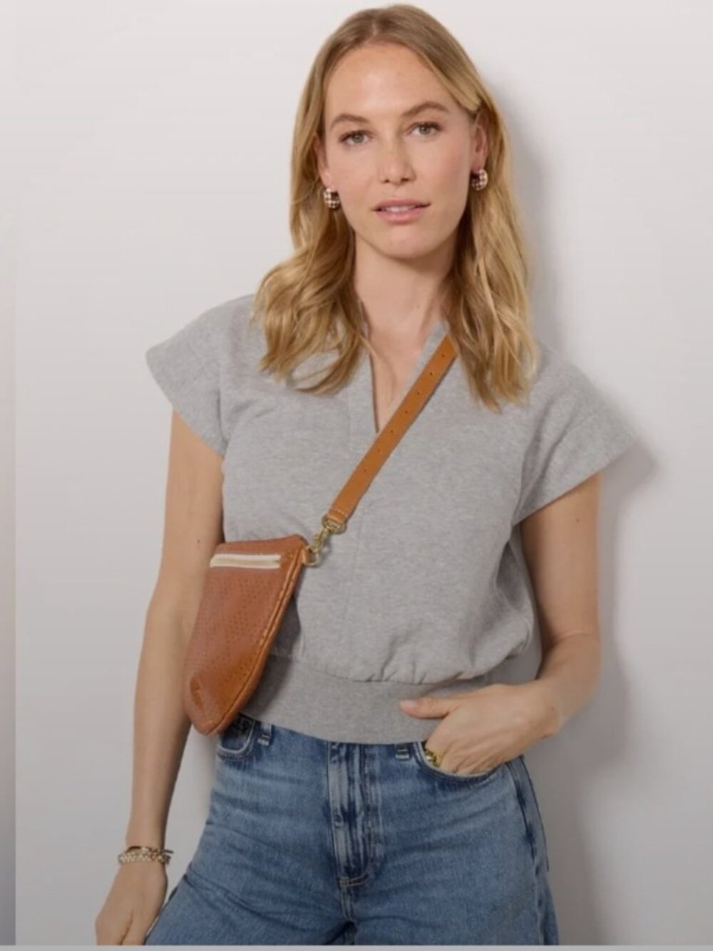 Evereve | Short Sleeved Gray Split Neck Sweatshirt Size M